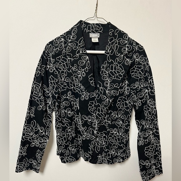 RAVE BLACK AND WHITE EMBROIDED  JACKET SIZE LARGE - Picture 1 of 5